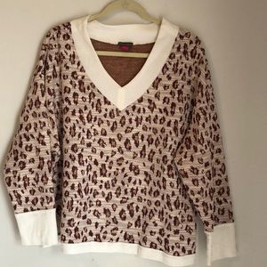 Vince Camuto Like New Cheetah Print Top. Size L Oversized. Lightweight and Soft.